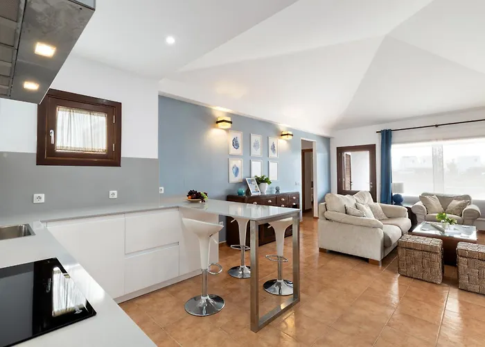 Lanzarote 3 Islands - Pool Heated *